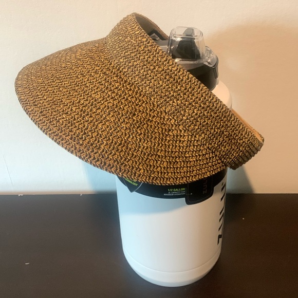 Scala Accessories - Scala Women Washable, Packable and Adjustable Size Hat.